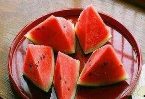 山东人吃瓜不吐籽吗视频,地域饮食文化揭秘