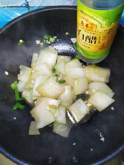 富士瓜可以炒着吃吗视频,美味家常菜谱分享