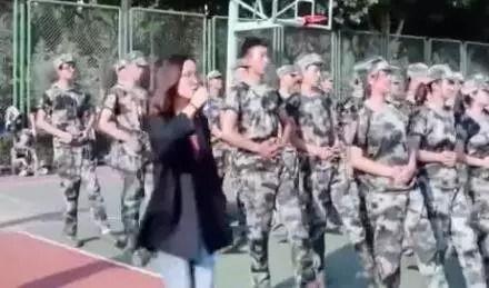 军训跳舞视频完整版吃瓜,完整版视频揭秘军营青春风采