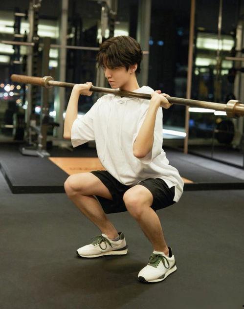 王俊凯吃瓜少年是谁啊视频,视频背后的趣味故事