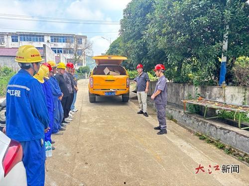 江西吉安立讯吃瓜视频,揭秘工厂生活幕后真相 第3张 江西吉安立讯吃瓜视频,揭秘工厂生活幕后真相 第3张