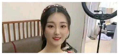 小伟和小丽视频吃瓜,趣味横生瞬间捕捉 第2张 小伟和小丽视频吃瓜,趣味横生瞬间捕捉 第2张