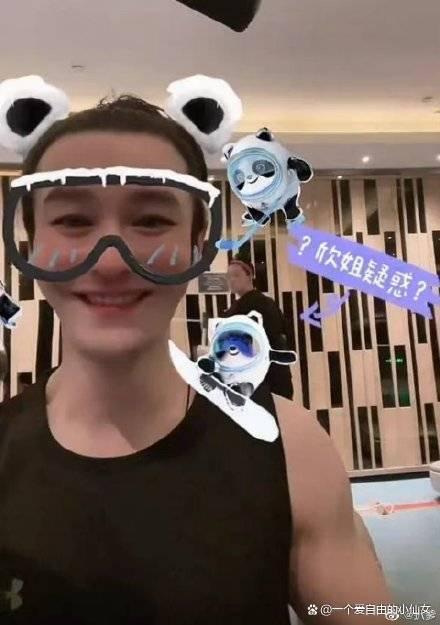 黄晓明吃瓜兄弟视频,娱乐圈幕后大揭秘 第2张 黄晓明吃瓜兄弟视频,娱乐圈幕后大揭秘 第2张