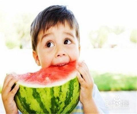 小朋友吃棱瓜的视频播放,欢乐瞬间引网友热议  第2张